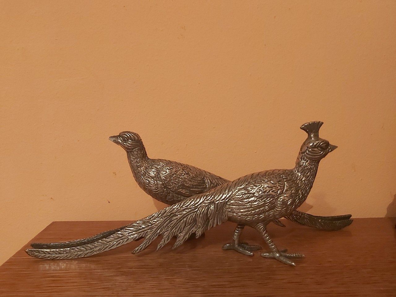 2 piękne figurki holenderskie pawie z mosiądzu XXw.