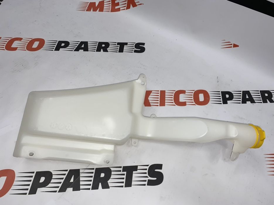 Бачок омывателя в сборе с крышкой Jeep Cherokee 2019 2020 2021 2023