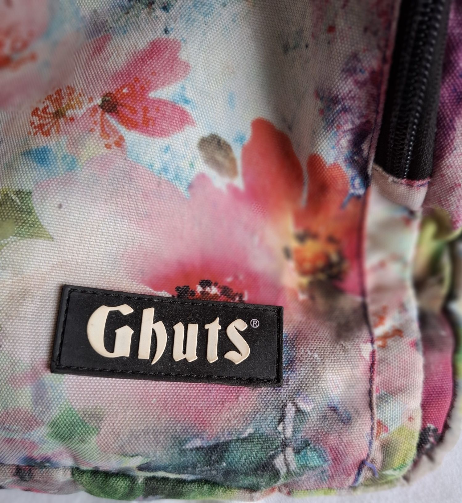 Mochila GUTS como nova