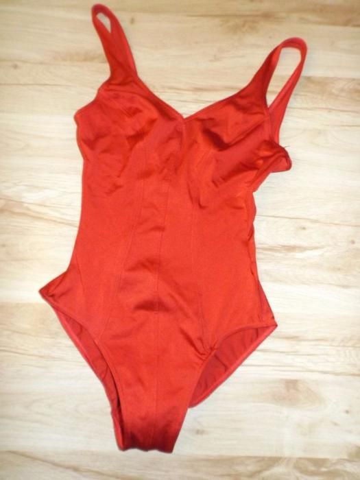 Czerwone body 42 taniec, fitness