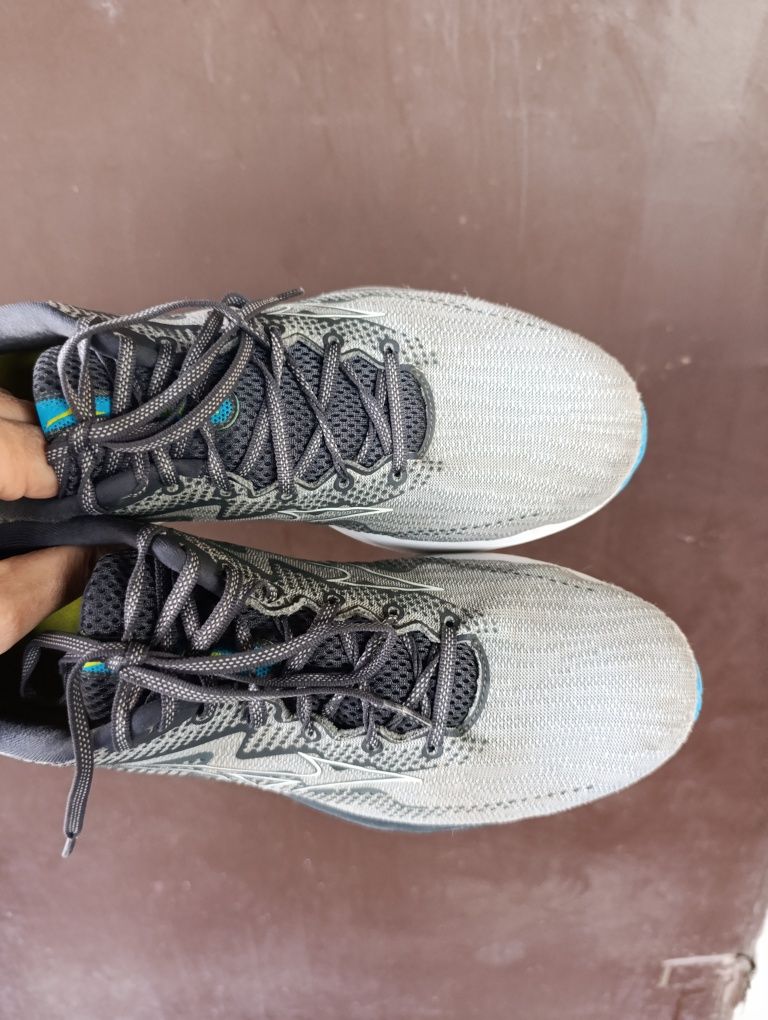 Mizuno wave rider 27 original p 46(30) бігові