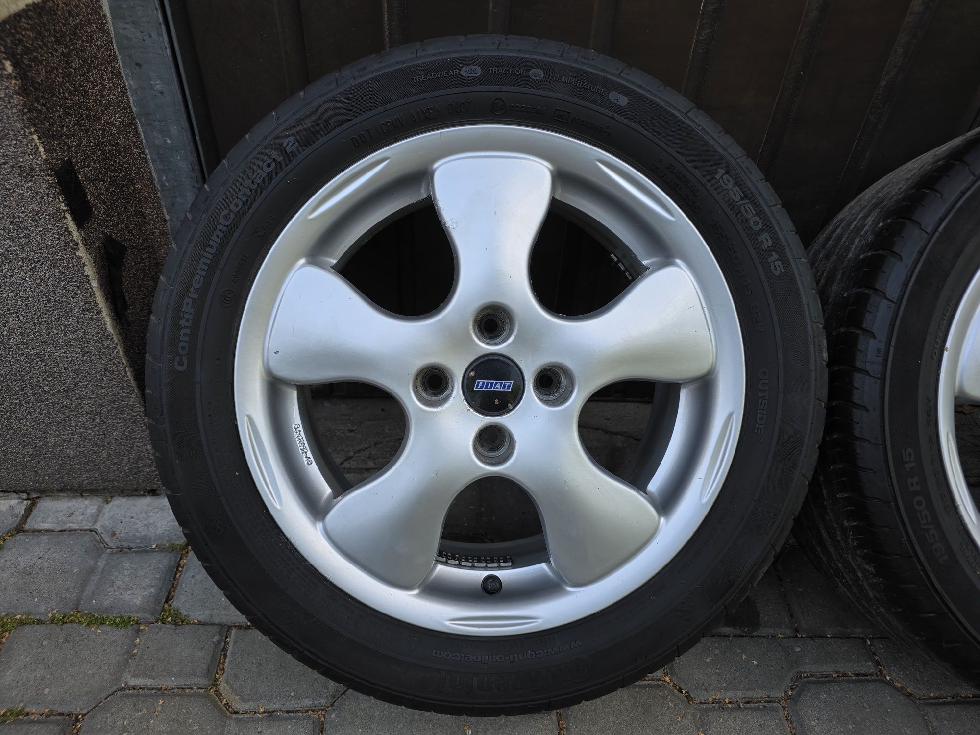 Felgi z oponami 195/50R15 Fiat Bravo 4x98 Punto Tipo Doblo Palio Panda