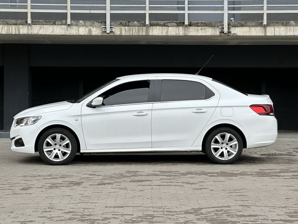 Peugeot 301 2021 год 1.6 газ бенз