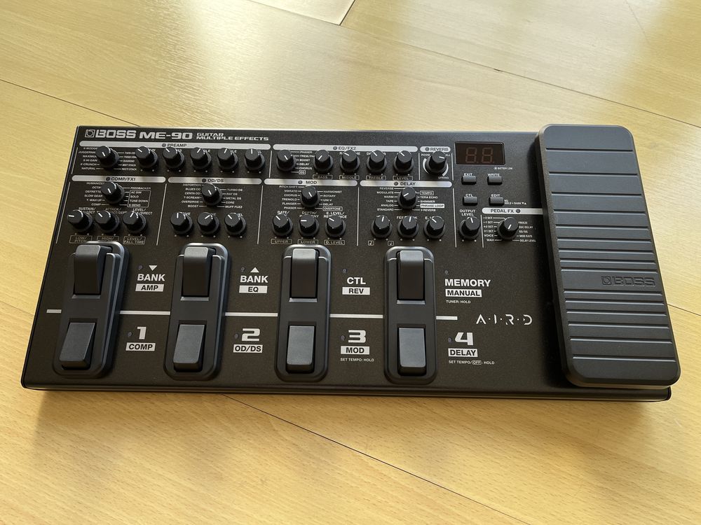 BOSS ME-90 pedaleira guitarra