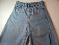 Krótkie spodenki Dr Denim w stylu "jorts"
