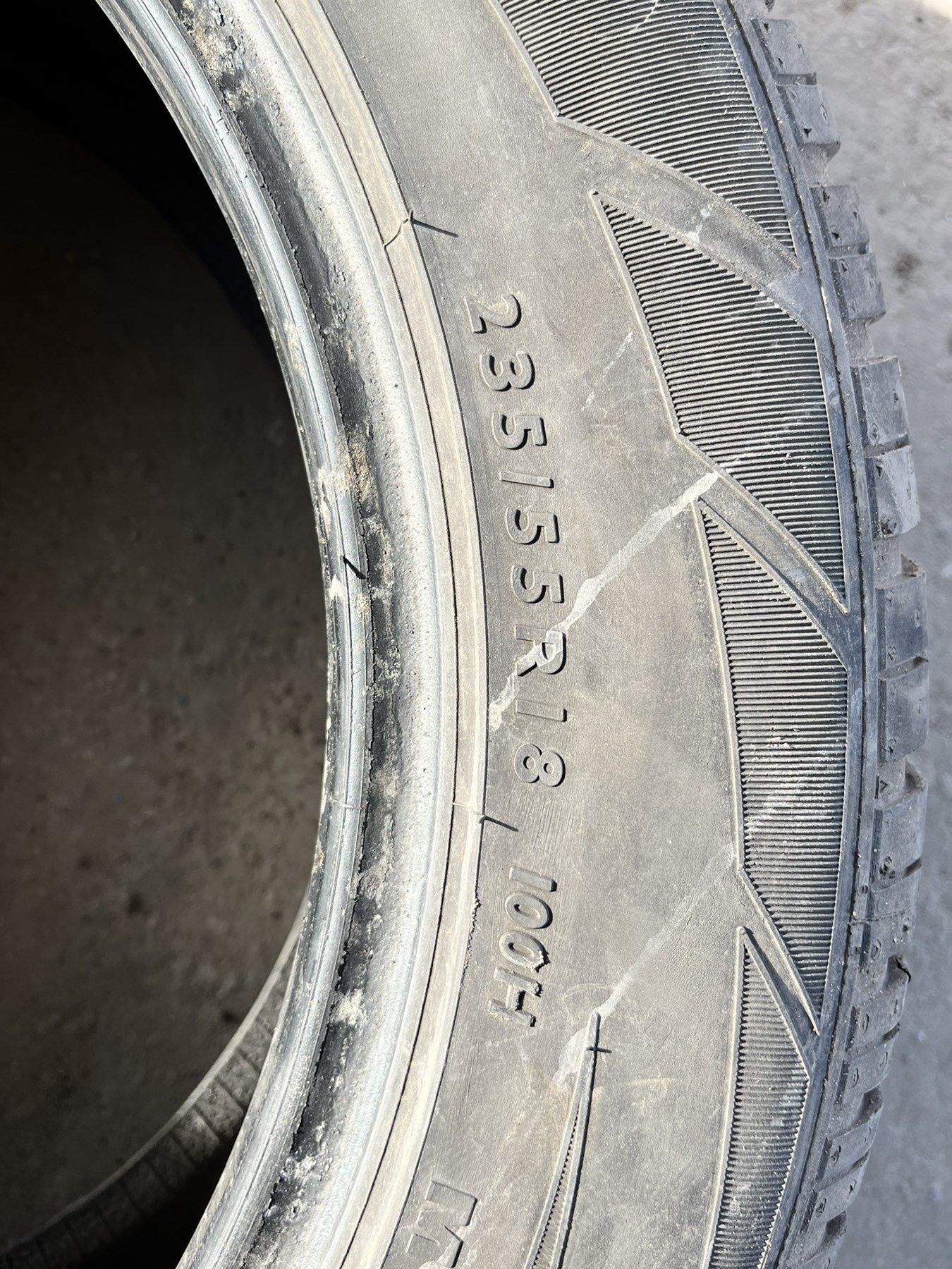 Шини Dunlop Winter  235/55 R18