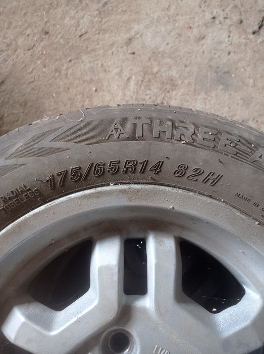 Продам колеса с тетанами 2 шт