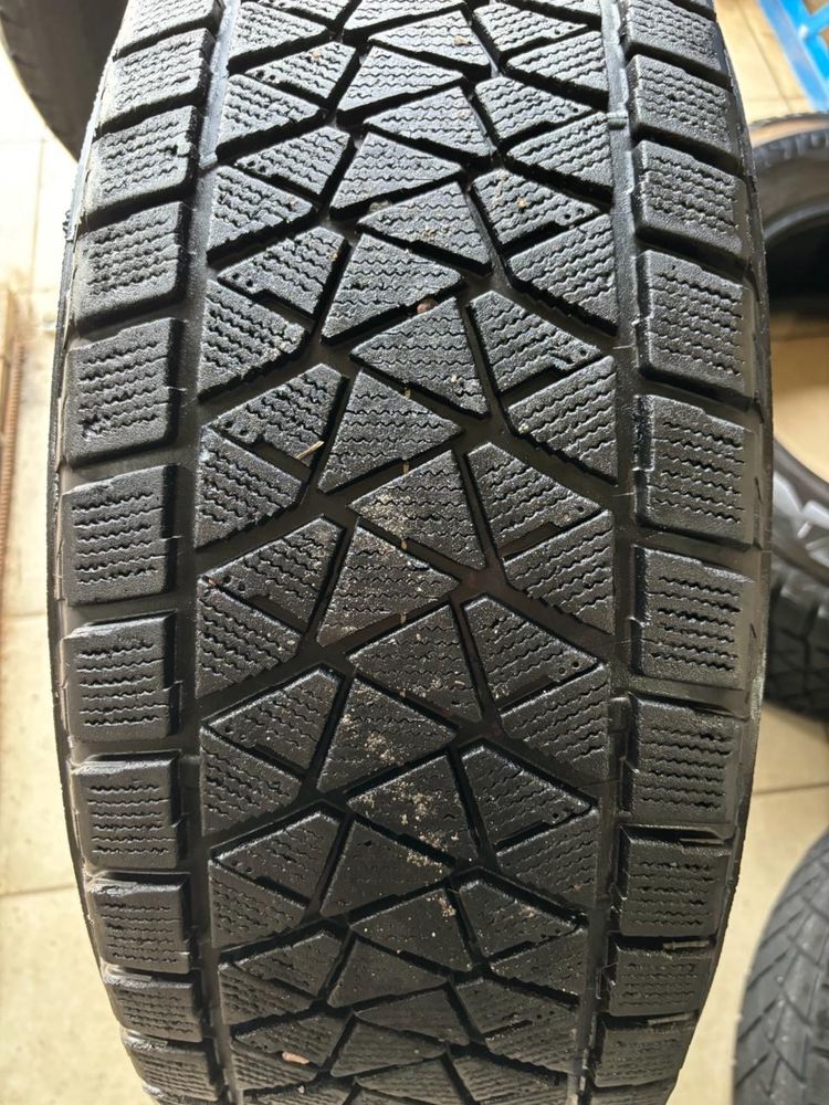 Bridgestone Blizzak R17