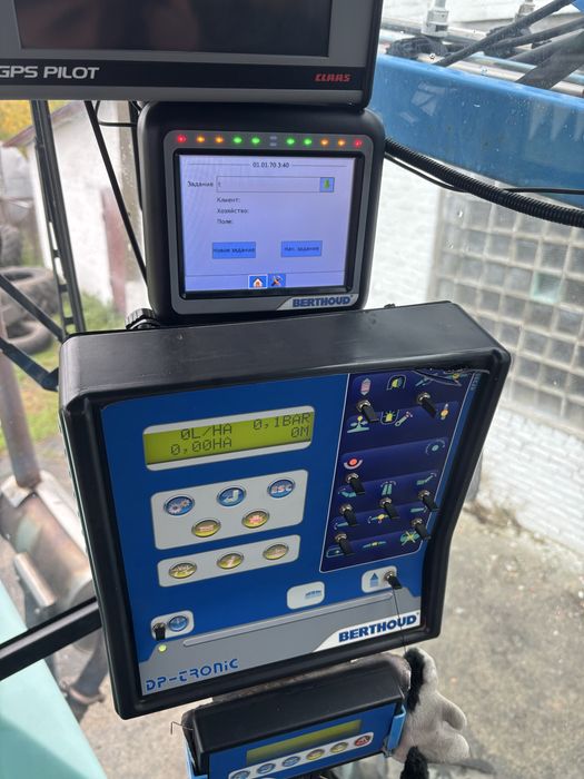 Самохідний оприскувач Berthoud Raptor 4240