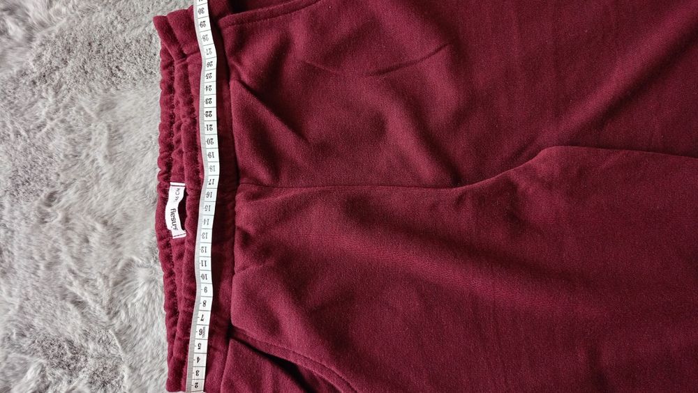 Spodnie dresowe dziecięce wzrost 140cm