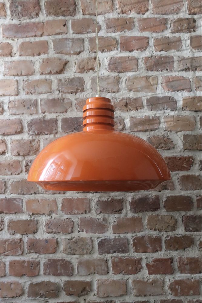 Pomarańczowa lampa wisząca vintage space age
