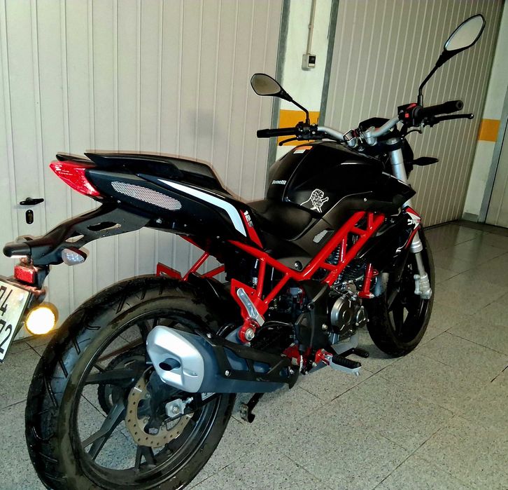 Benelli BN 125 de 2019 em excelentes condições como nova.
