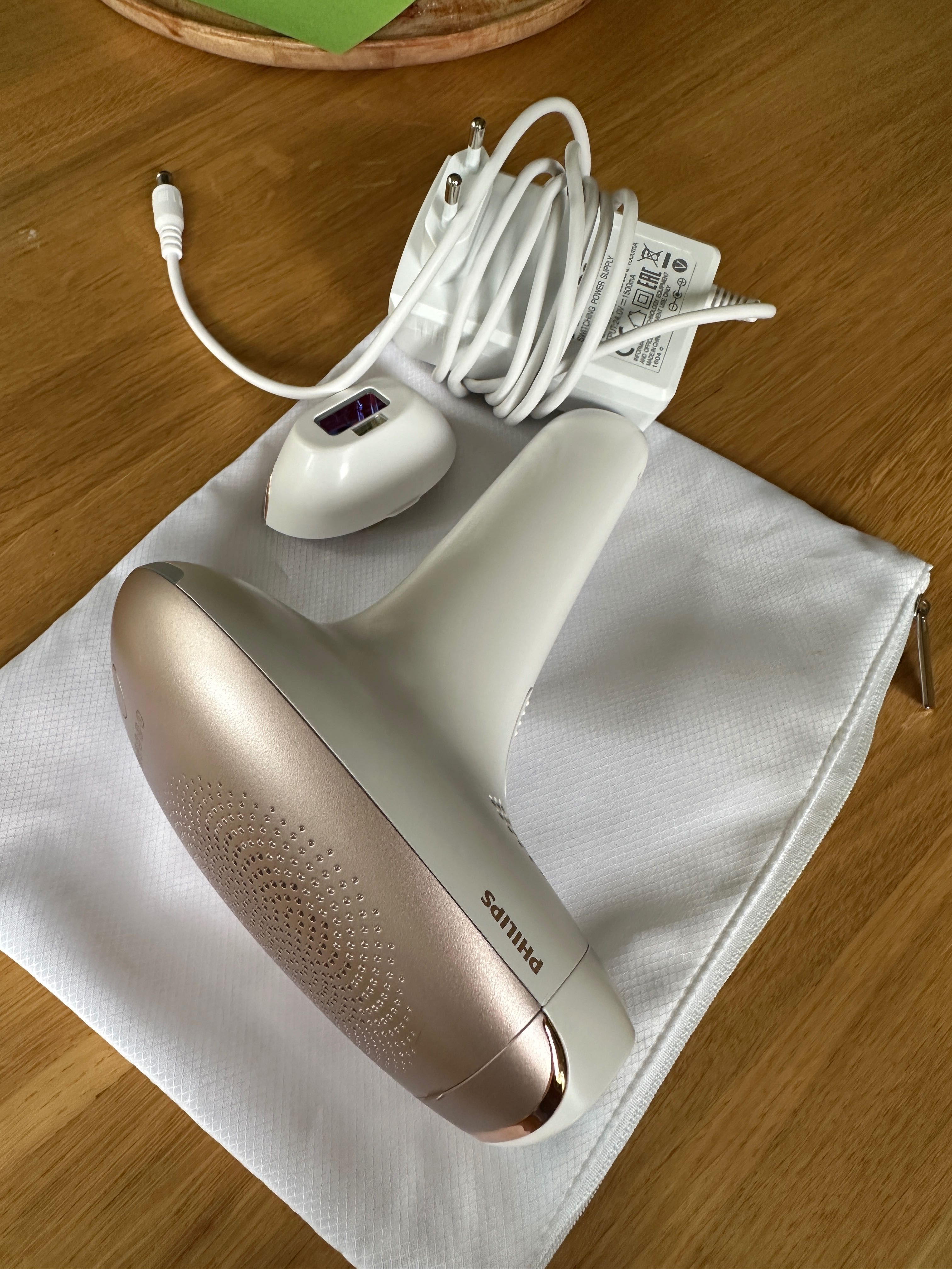 Urządzenie do depilacji światłem PHILIPS LUMENA SC1997/00