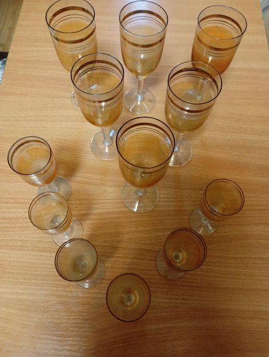 Рюмки та бокали продам