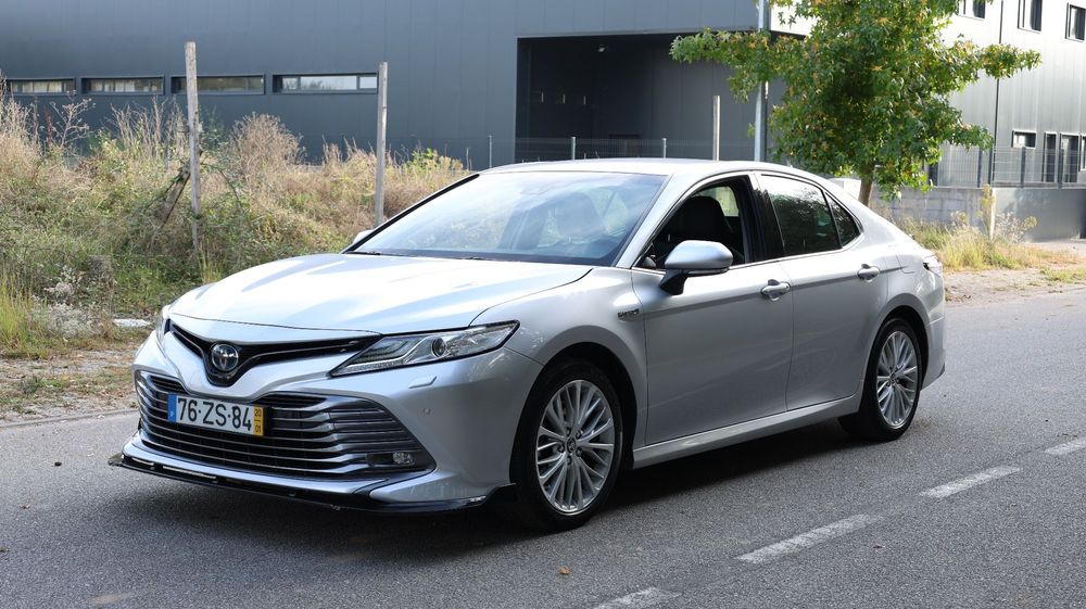 Toyota Camry 2.5 Hybrid Luxury