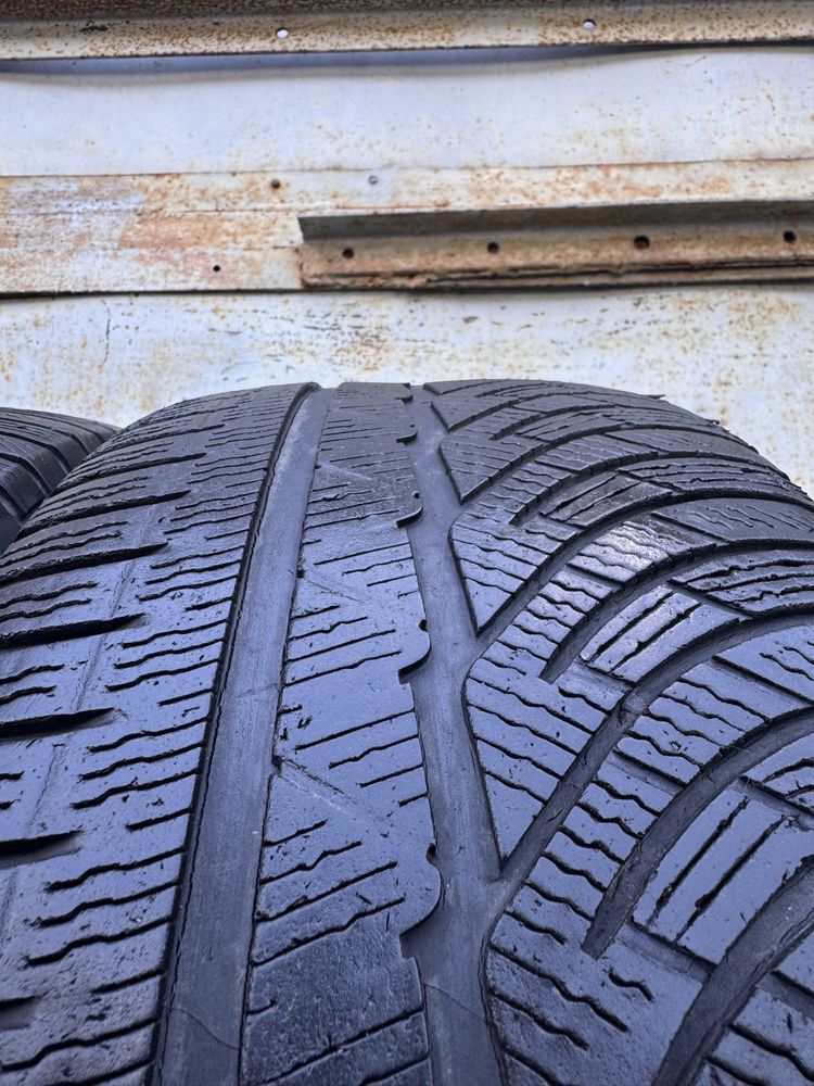 235/45 r18 Michelin Pilot Alpin PA4 зима (4.5 мм.) конец 2016 года