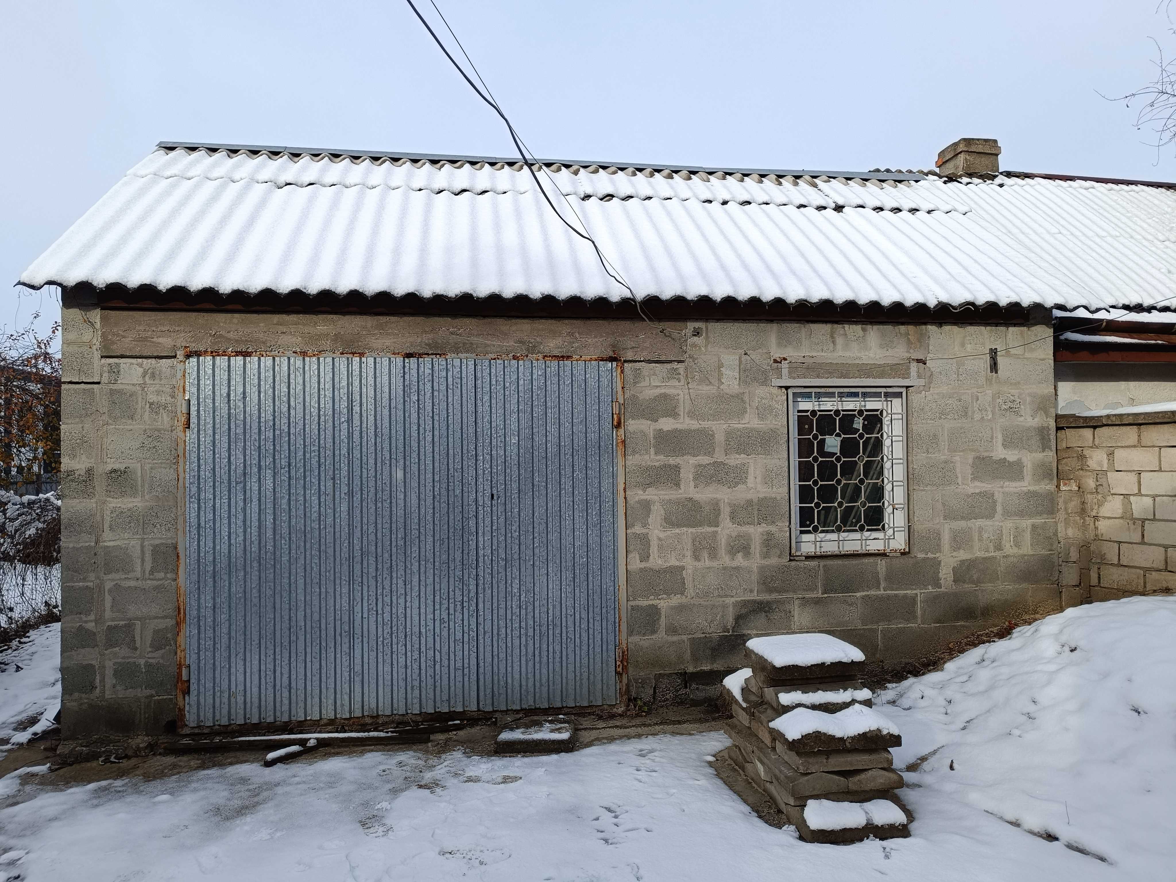 Частина будинку р-н Міщанки всі комунікації, асфальтований під'їзд