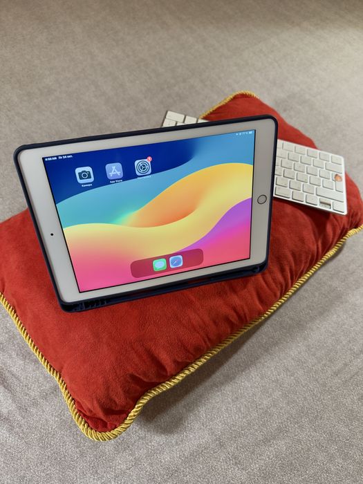 Як НОВИЙ Планшет iPad 6 2/32GB Офіційний + Apple клавіатура + Чохол