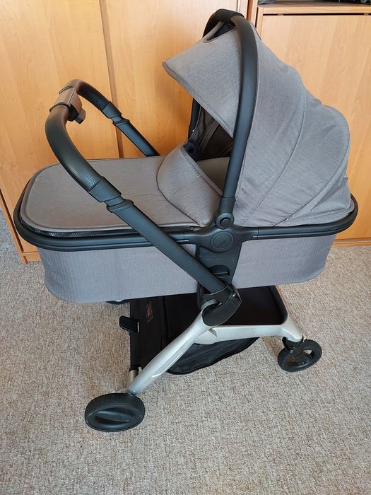 Детская коляска 2 в 1 универсальная.