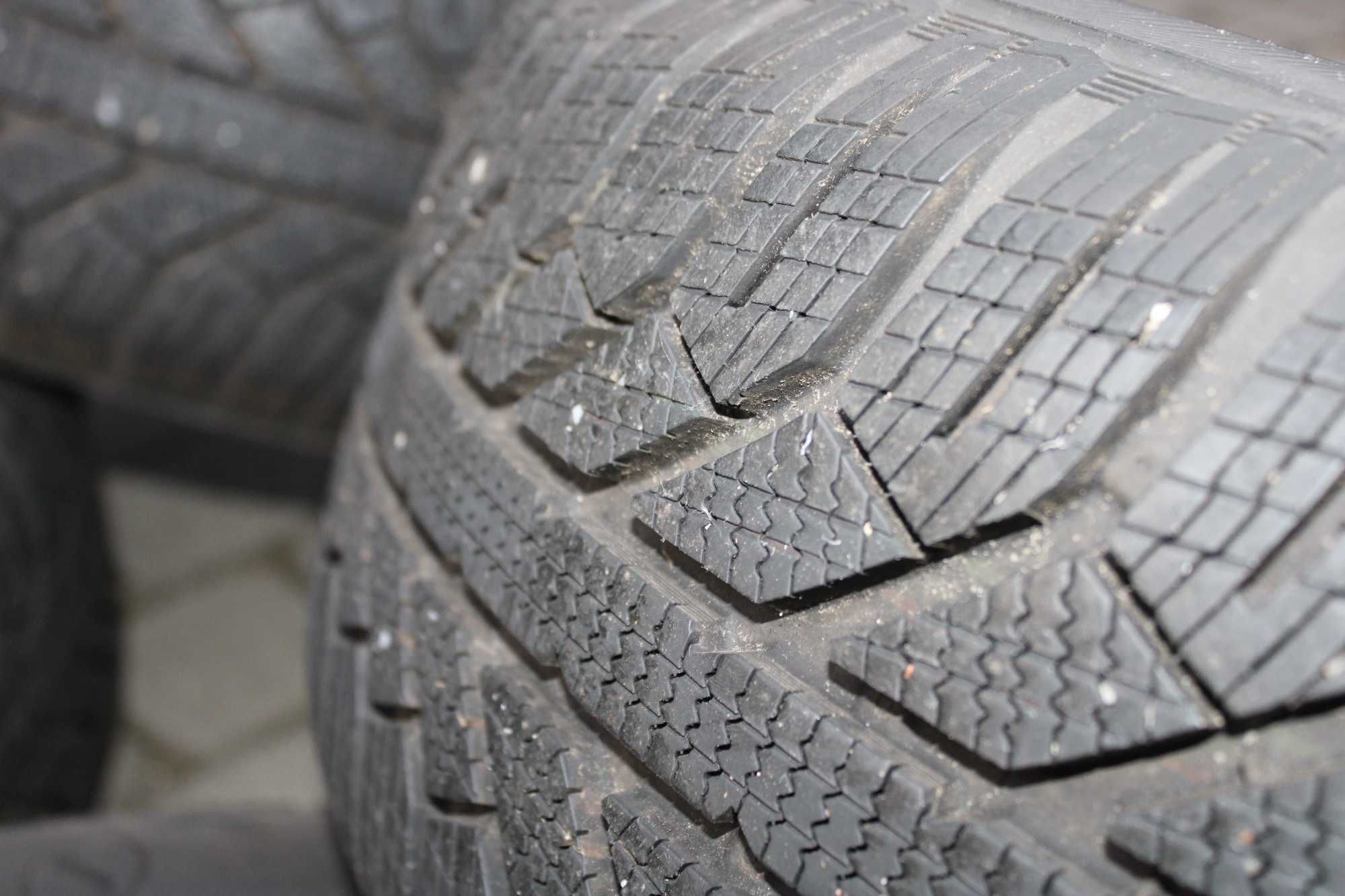 Koła zimowe 5x114.3 alufelgi NISSAN QASHQAI 215/65R16 Semperit