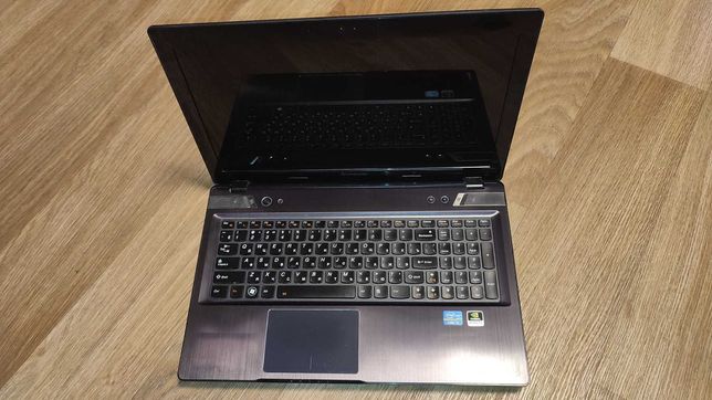 Ігровий ноутбук Lenovo Y580 i5 8Gb GTX660 SSD 120Gb