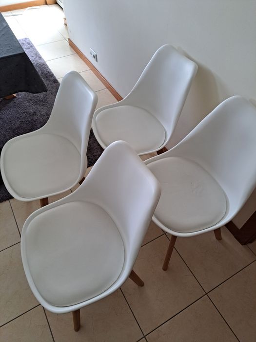 4 cadeiras de mesa de jantar