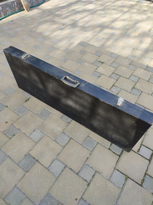 Кейс, кофер, футляр для бас гитари