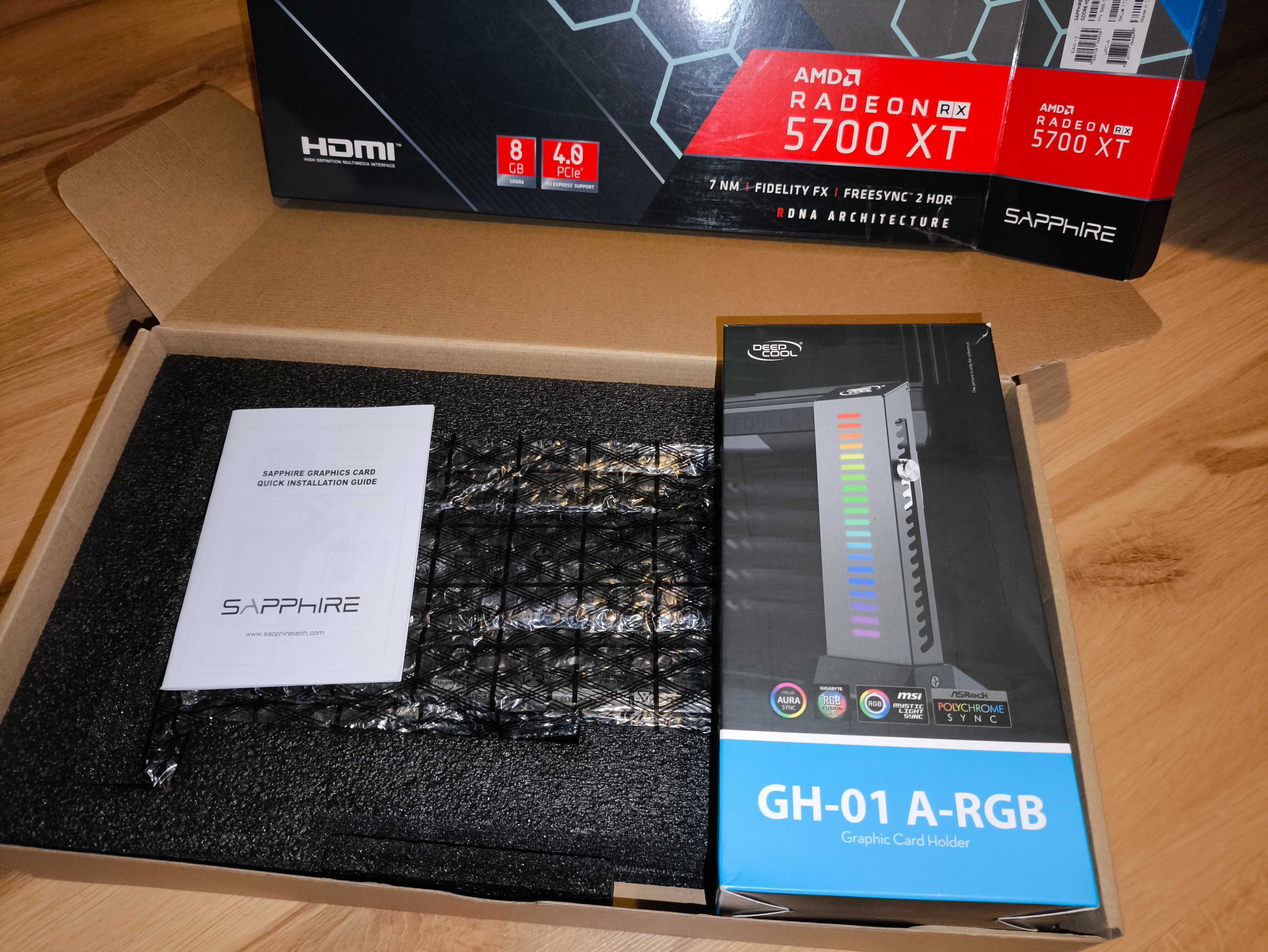 RX 5700 XT Nitro+ OC , plus podpórka Deepcool Argb