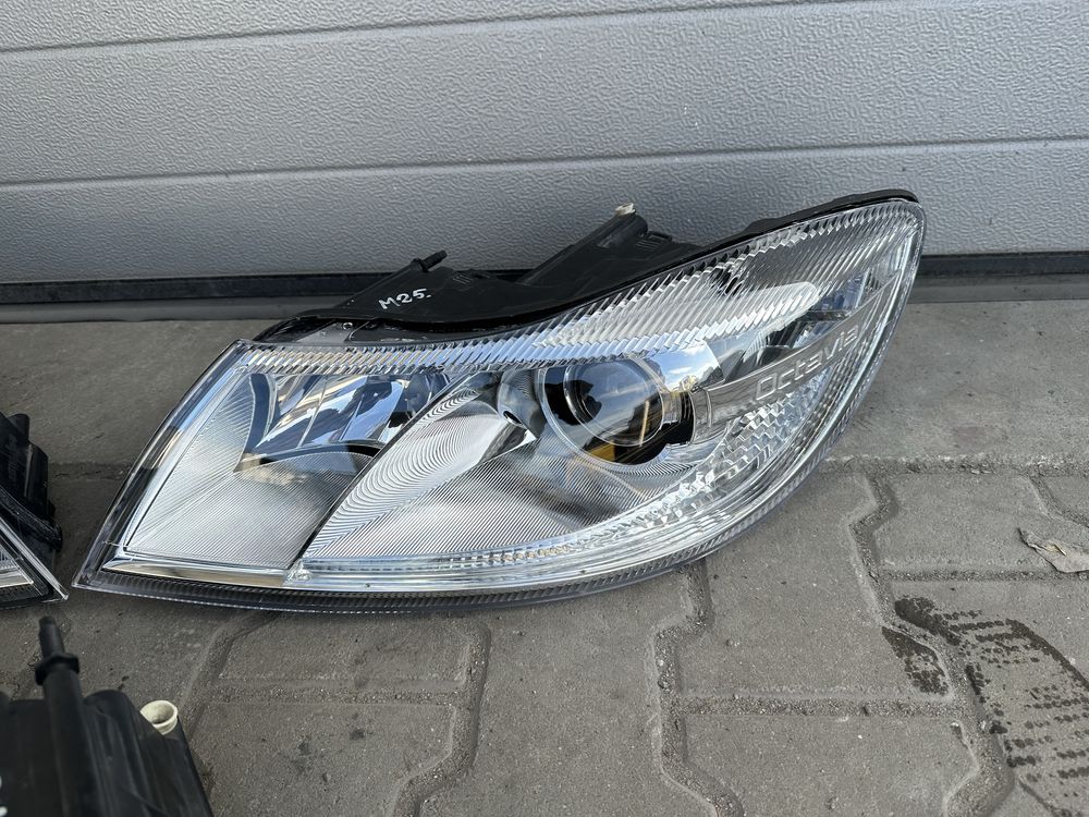 Lampa Prawa Lewa Bi-Xenon Skoda Octavia II LIFT