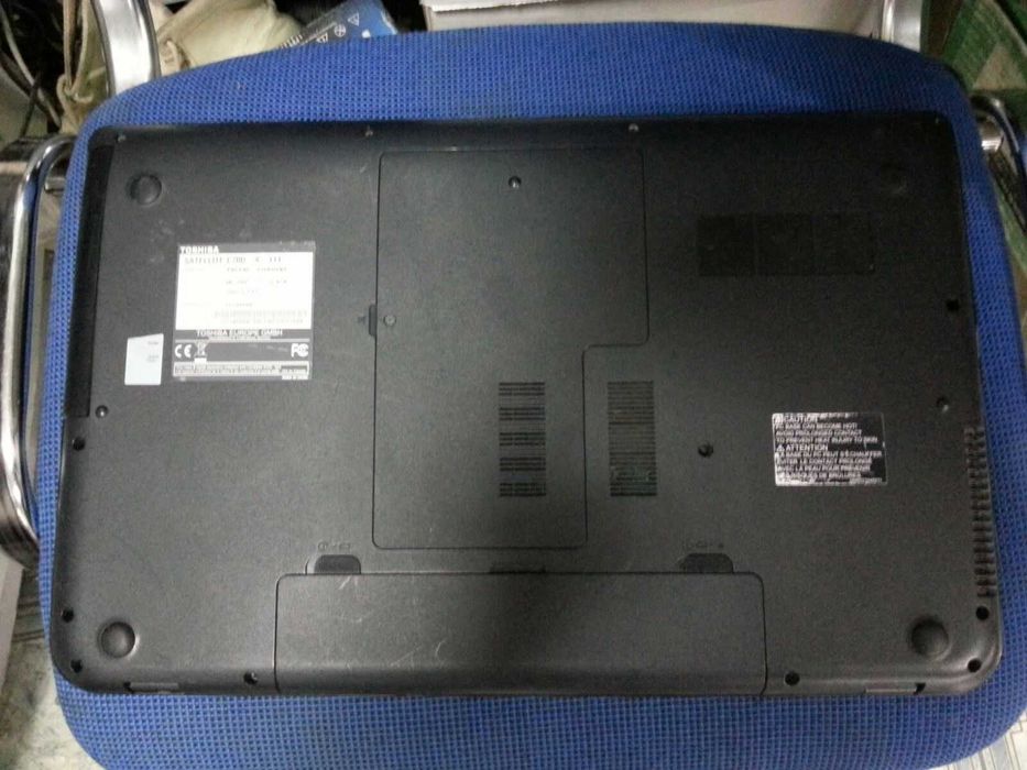 Ноутбук Toshiba 17.3"