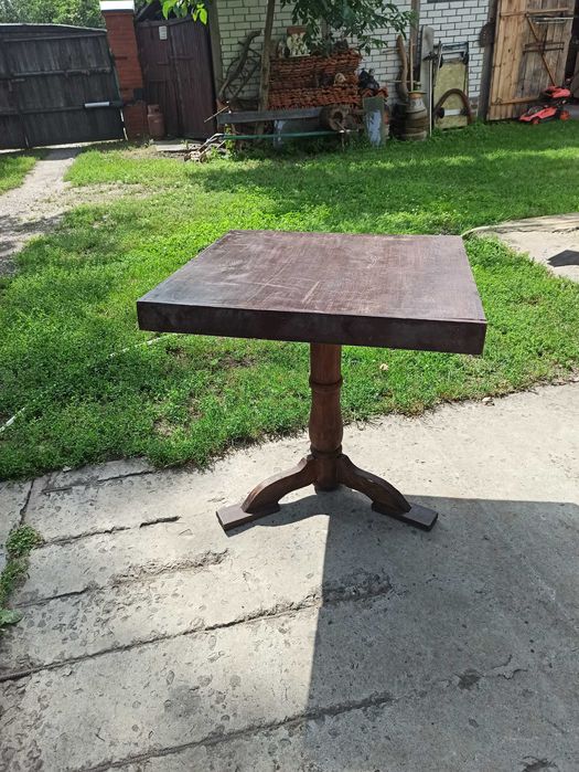 Столик деревянный