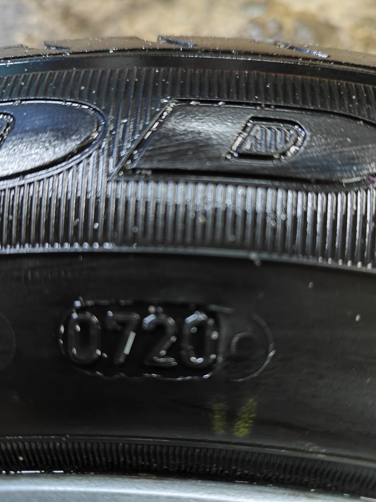 Продам  резинa 205 60 r16 літо Goodyear