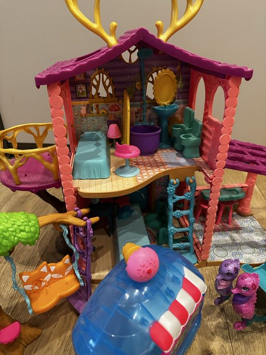 Domek Enchantimals z akcesoriami