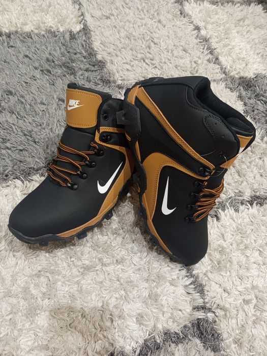 Nowe zimowe buty męskie.