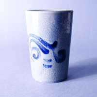 salzglasur piękny stary ręcznie malowany kubek ceramiczny