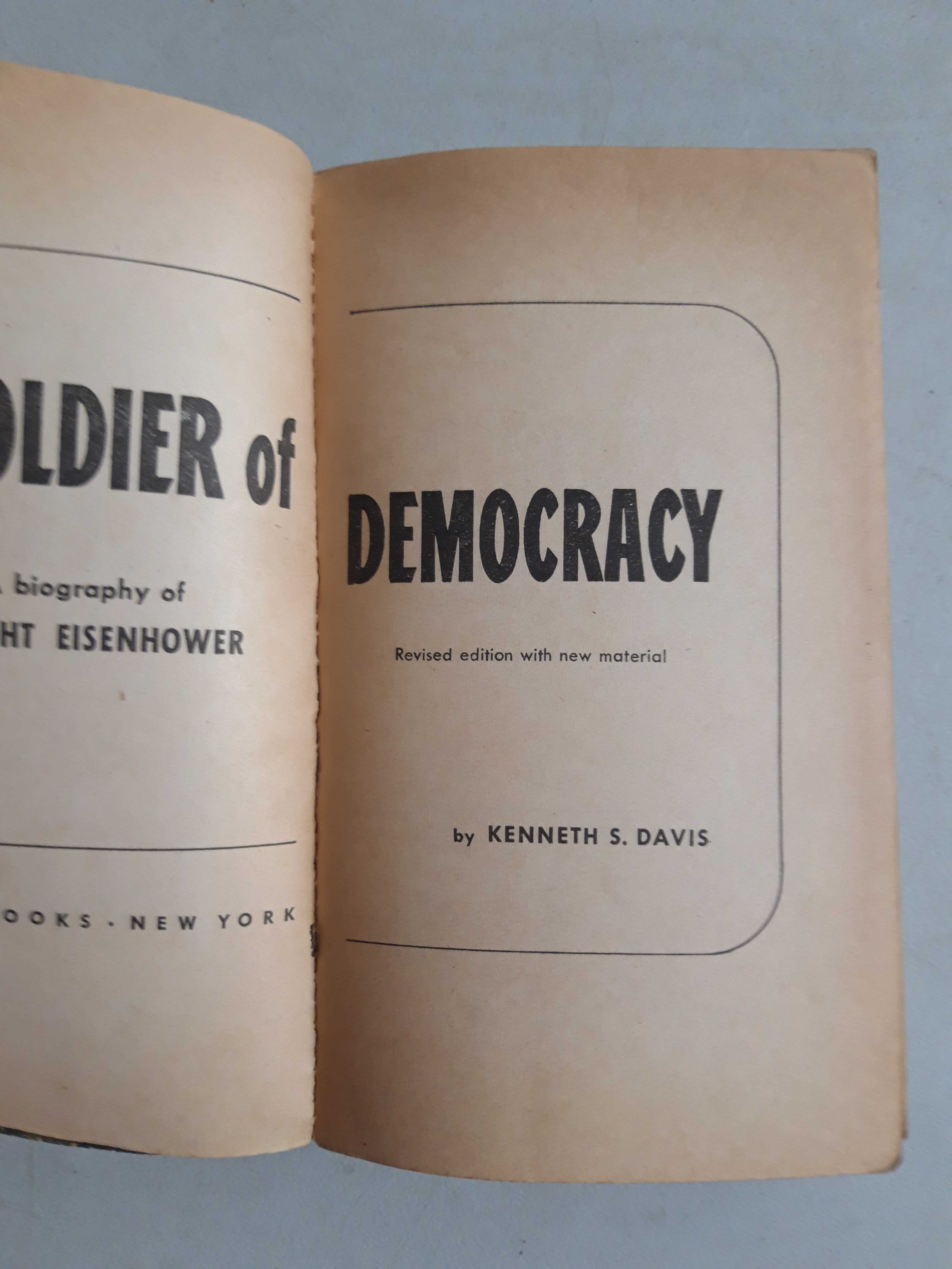 Livro PA-1 - Kenneth S. David - Soldier of Democracy