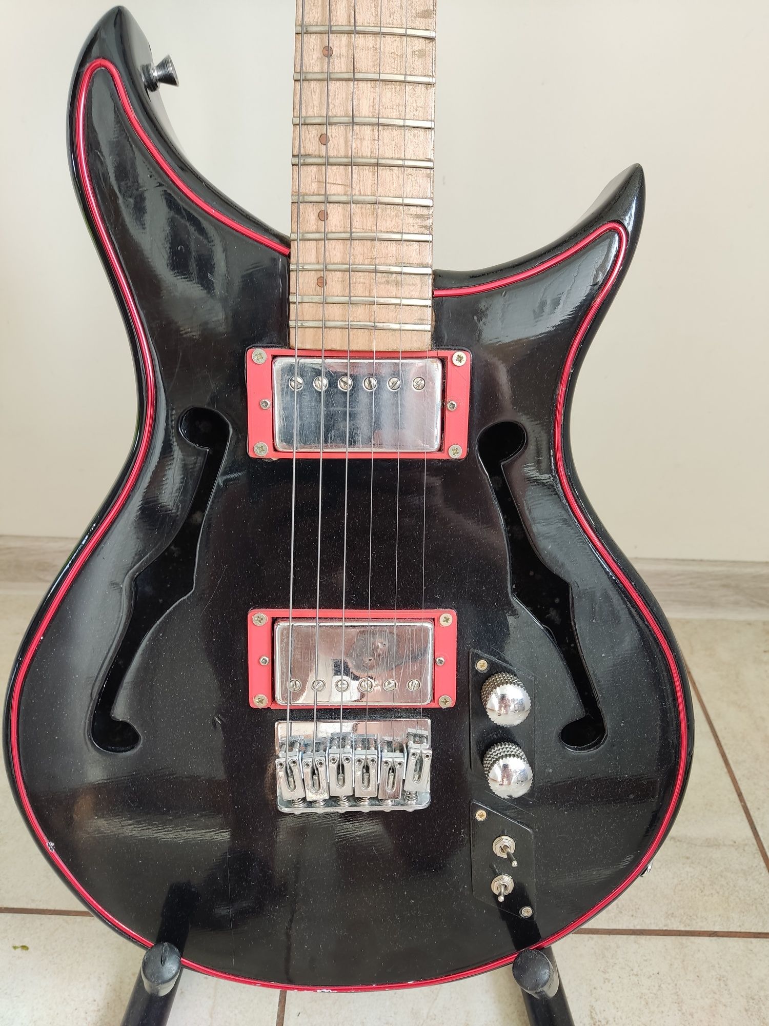 Sprzedam gitarę elektryczną