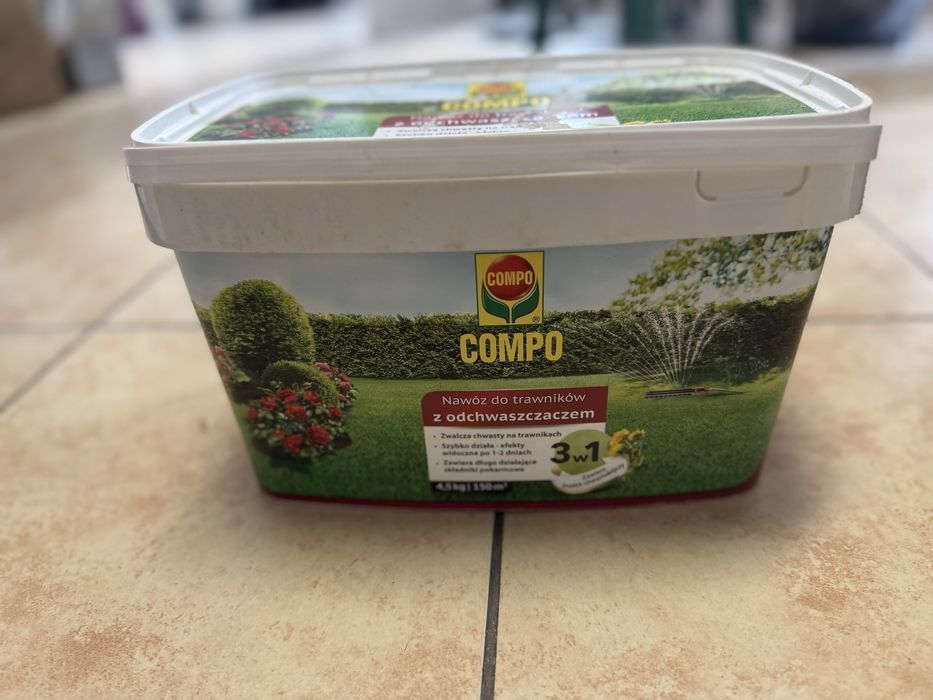 COMPO Nawóz do traw 3w1 z odchwaszczaczem 4,5 kg