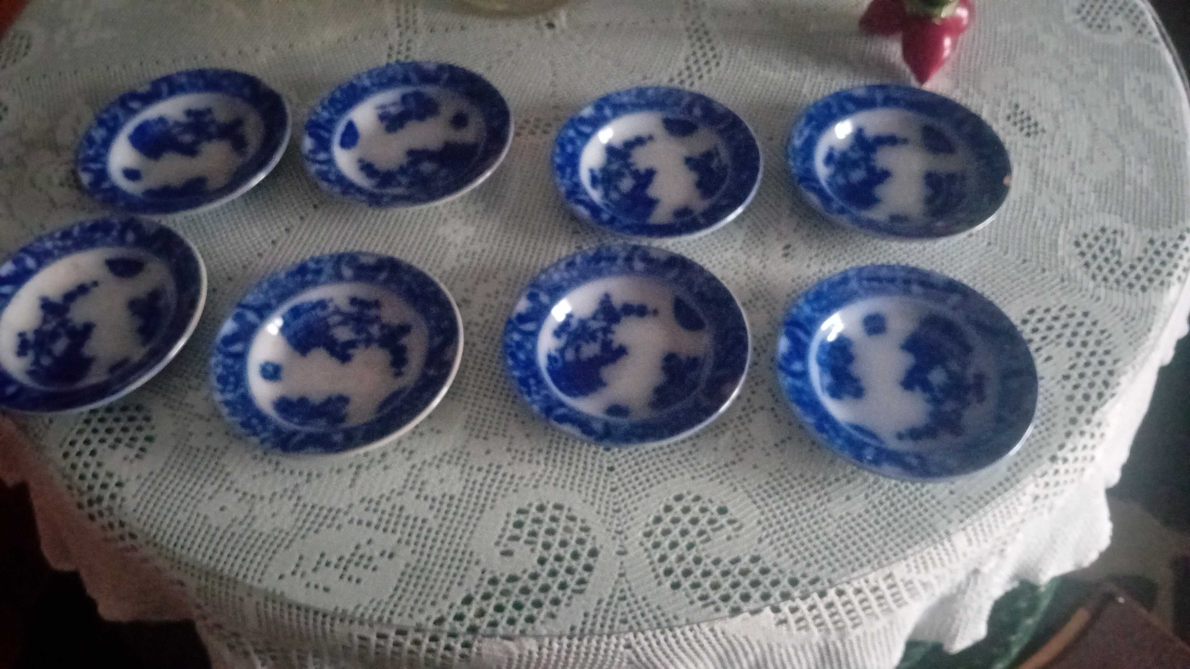 Conjunto de pratos de sobremesa de