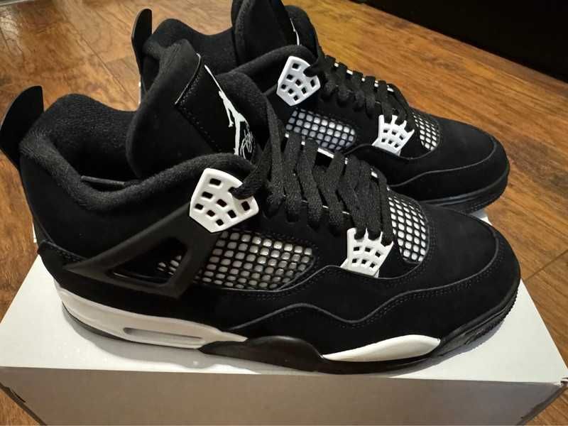 Jordan 4 Retro White Thunder R.39