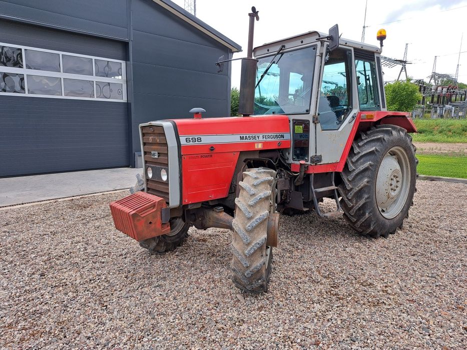 Ciągnik Massey Ferguson 698