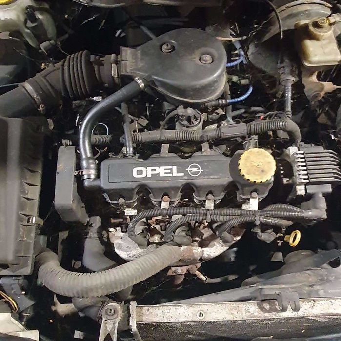 Opel Astra I F 1.6 benzyna 8zaworowy kombi zielony metalik na części