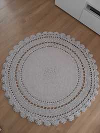 Ręcznie robiony dywan ze sznurka bawełnianego. 150cm średnicy.