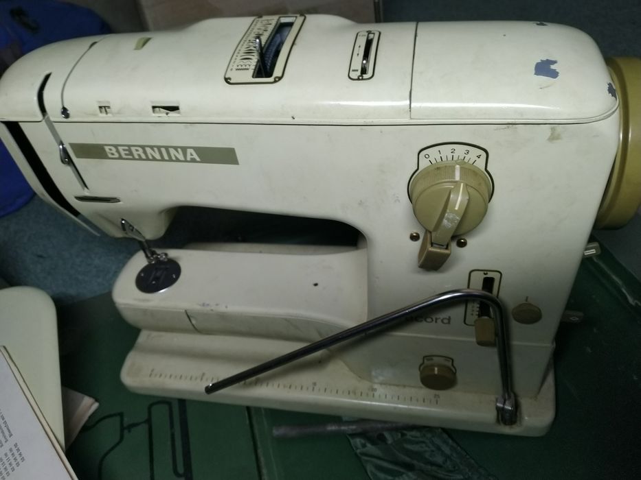 Продам швейцарську швейну машинку Bernina