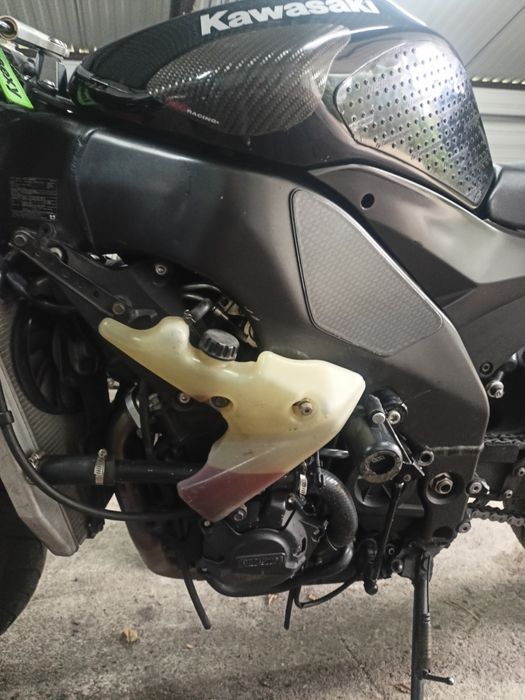 Kawasaki Ninja zx10r 08-10 Rama motocykl na części