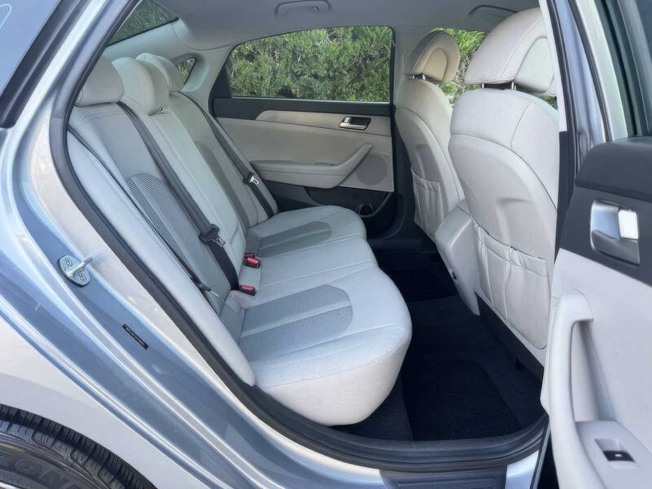 Hyundai Sonata SE      2017