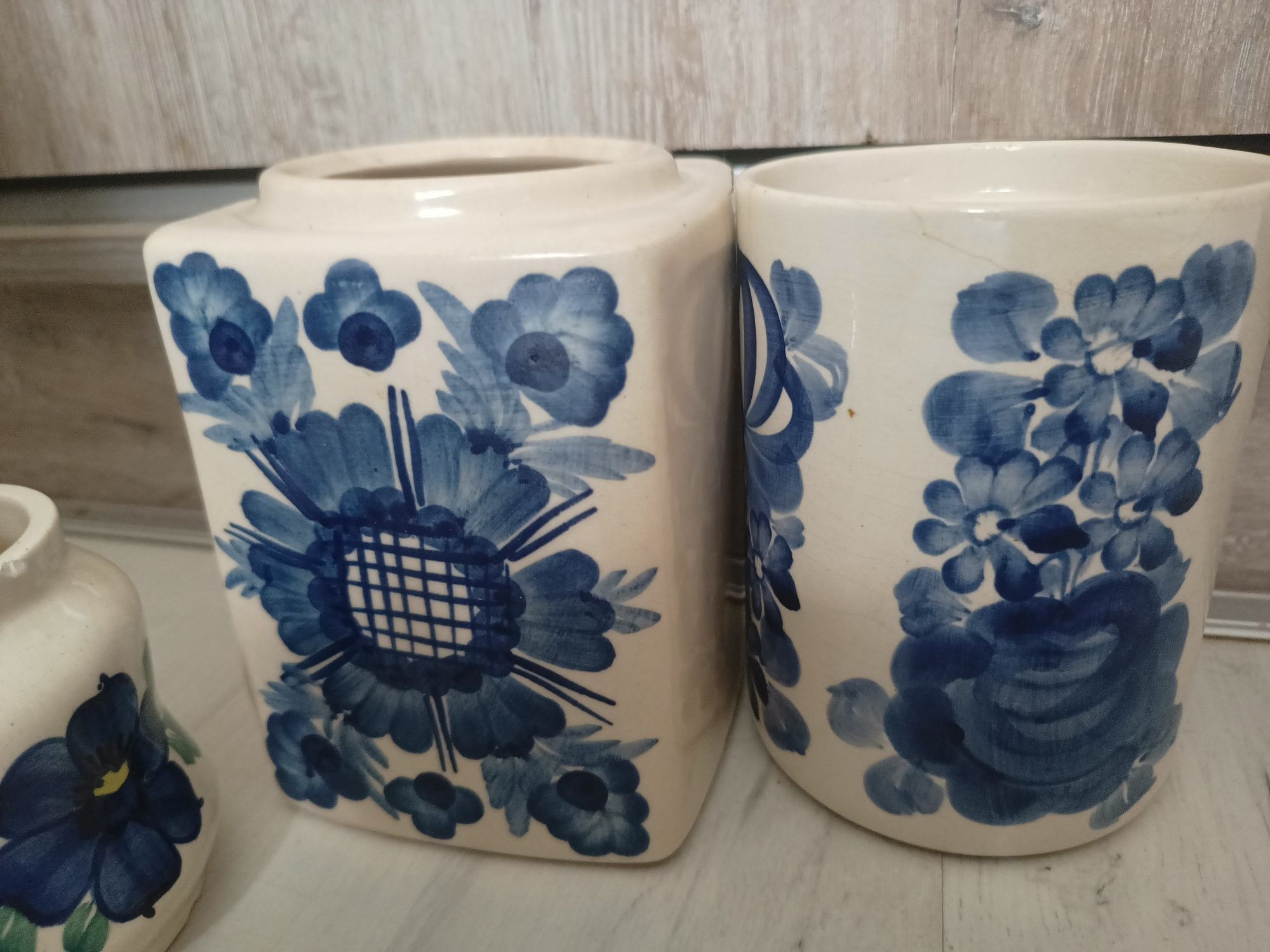 3 pojemniki wazoniki fajans Włocławek malowane w kwiaty PRL wazon