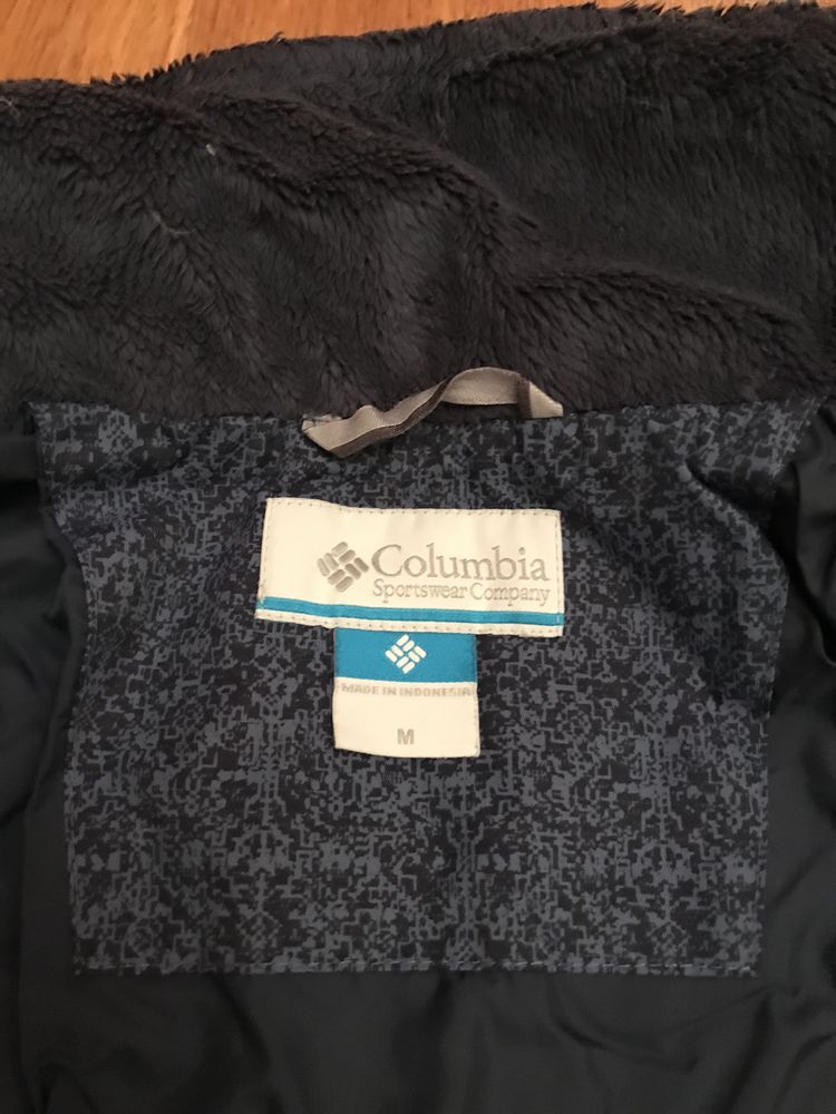 Пуховик Columbia женский ( М)