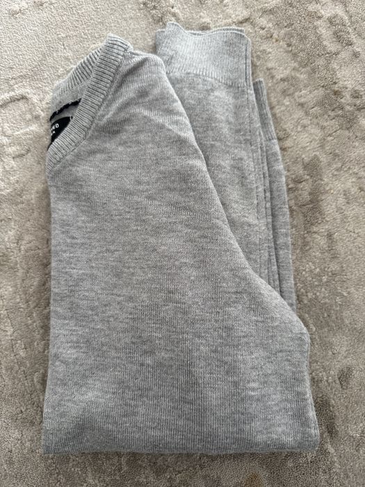 Sweter chłopięcy Reserved 135 cm