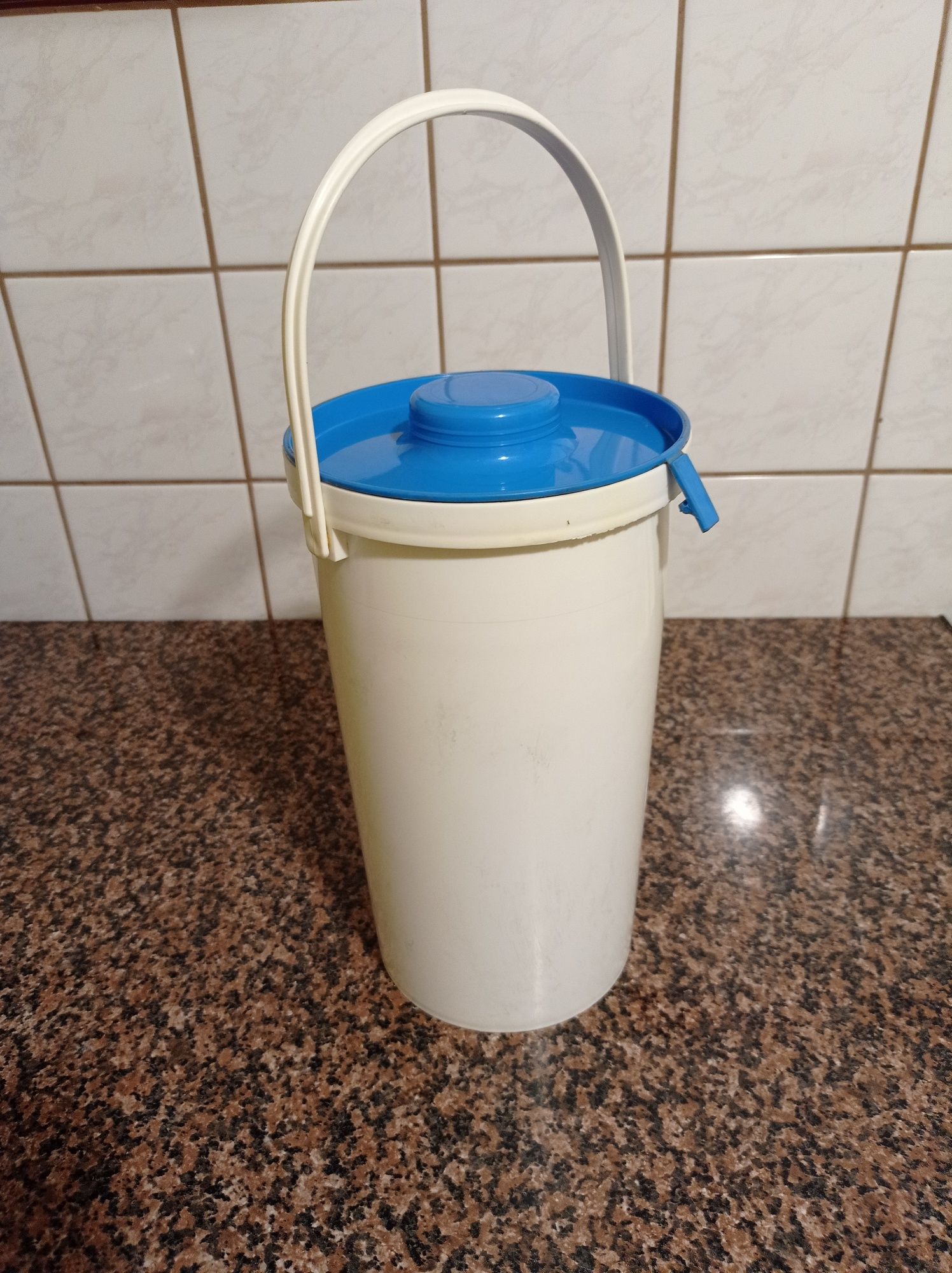 Bańka na mleko-płyny plastikowa 3 l